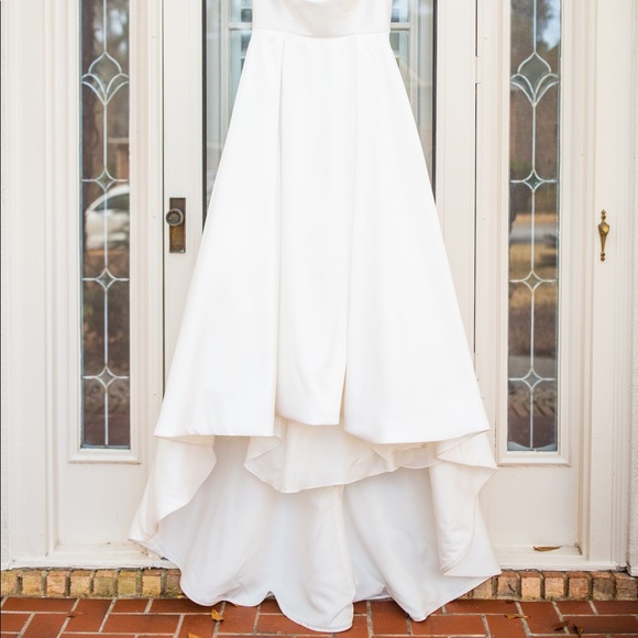 Wedding dress - Picture 4 of 7